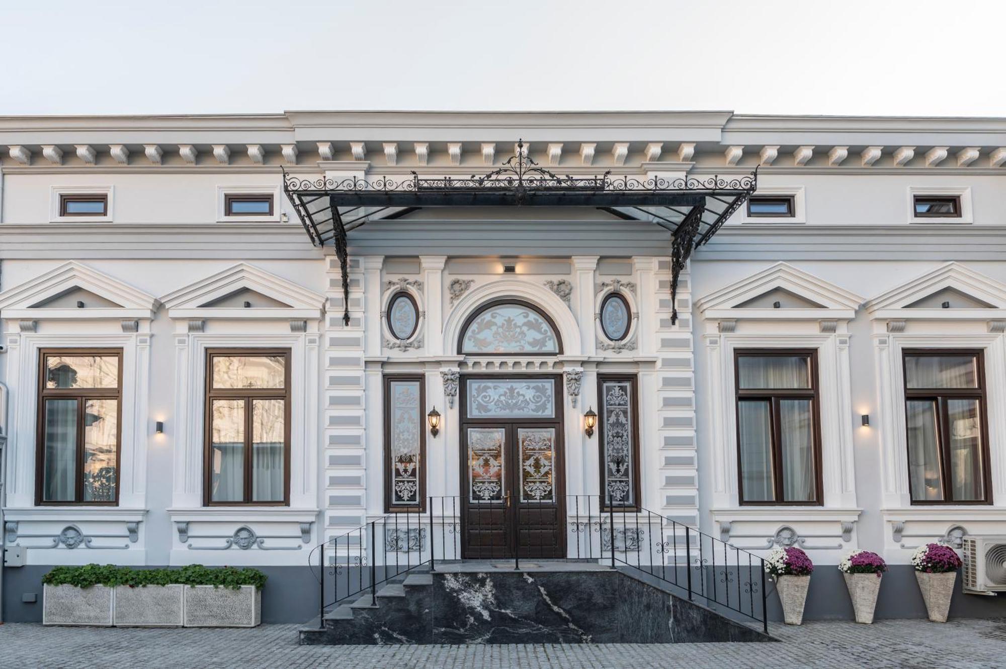 Sir Luxury Boutique Hotel Braila Exterior photo